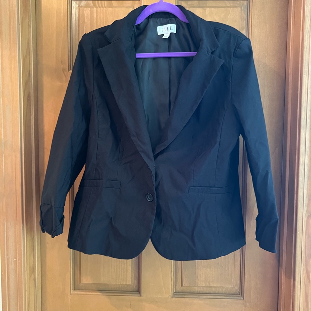 Elle plus black blazer with cropped sleeve